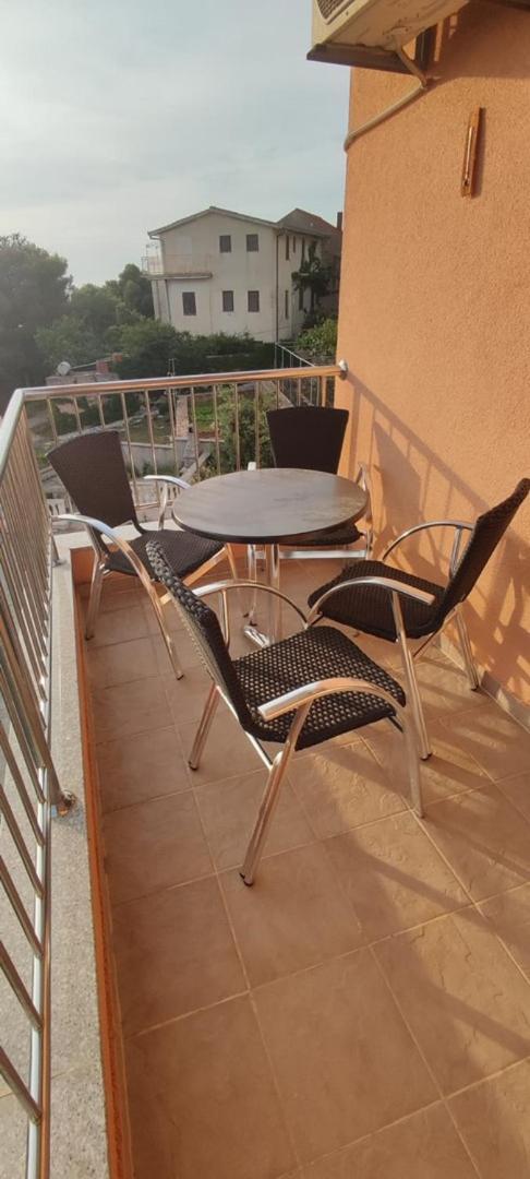 Apartment Visum Primosten Exterior photo
