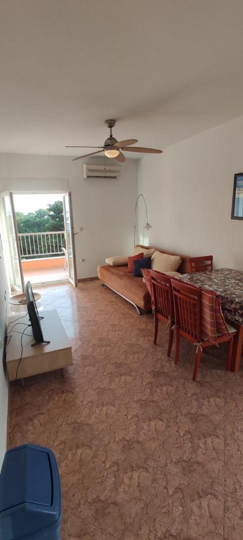 Apartment Visum Primosten Exterior photo
